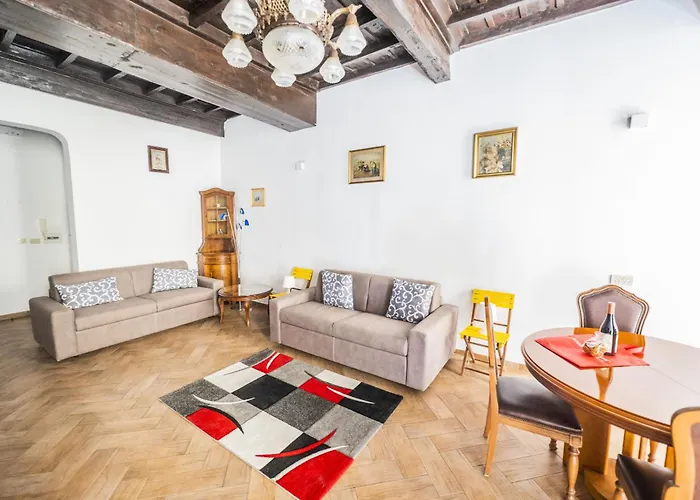 Campo De Fiori Large Family Apartment